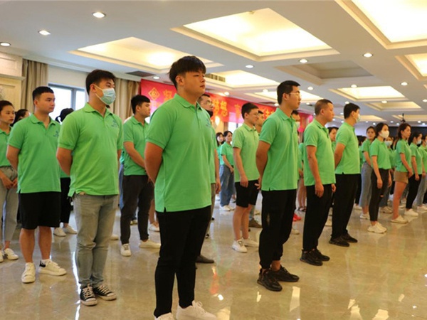 同心協(xié)力 共筑夢(mèng)想 | 業(yè)盛堂集團(tuán)組織開(kāi)展旱地冰壺對(duì)抗賽
